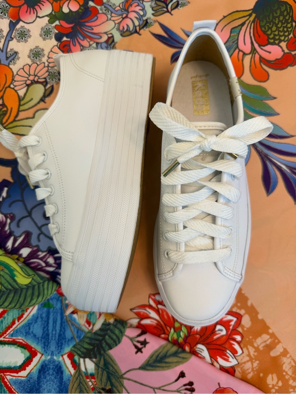 NEW Keds Sz 7 White Platform Lace-Up Sneakers Gold Glittery Logo - Picture 2 of 10